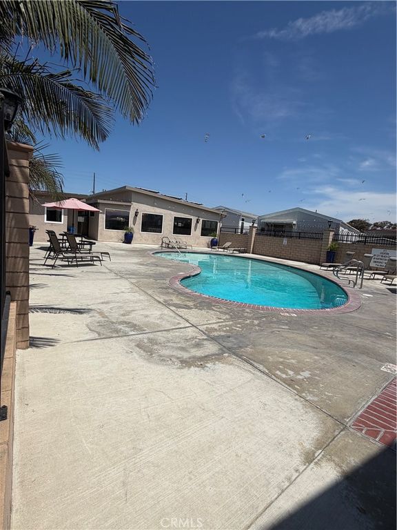 Image 4 of property listing at 80 Huntington 372, Huntington Beach, CA 92648