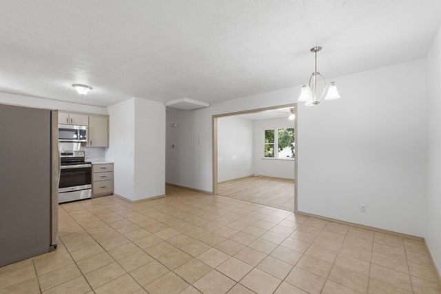 2317 N Bess Place, Springfield, MO 65803