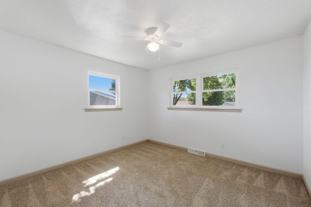 2317 N Bess Place, Springfield, MO 65803