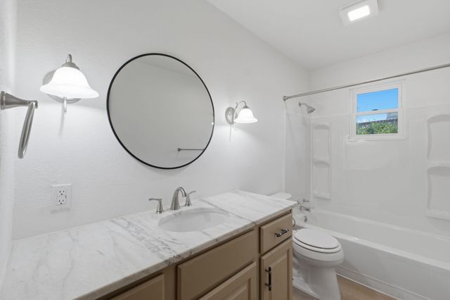 2317 N Bess Place, Springfield, MO 65803