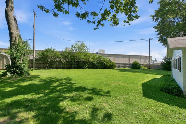 2317 N Bess Place, Springfield, MO 65803