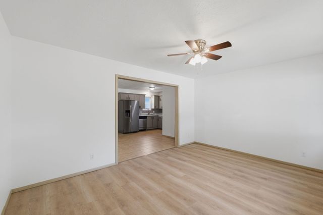 2317 N Bess Place, Springfield, MO 65803