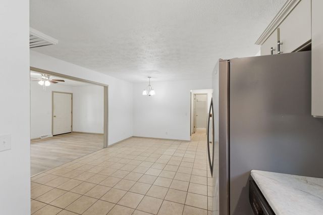 2317 N Bess Place, Springfield, MO 65803