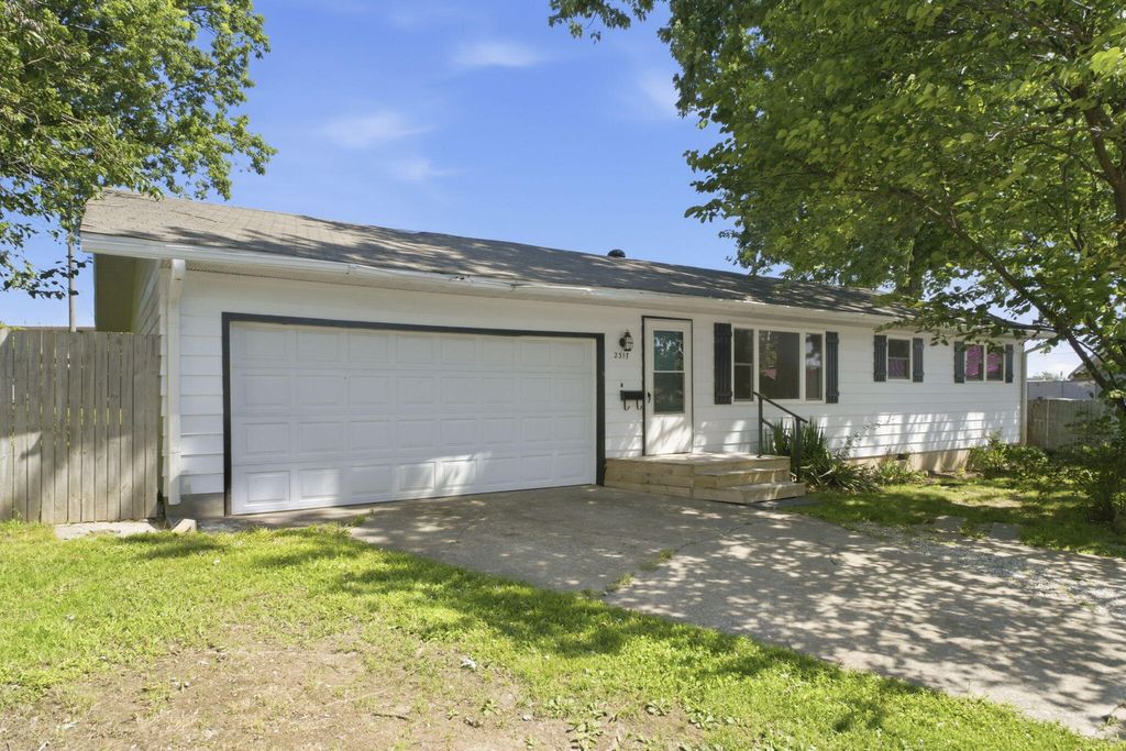 2317 N Bess Place, Springfield, MO 65803
