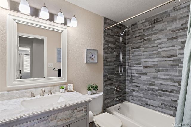 11730 Oakland Drive, Henderson, CO 80640