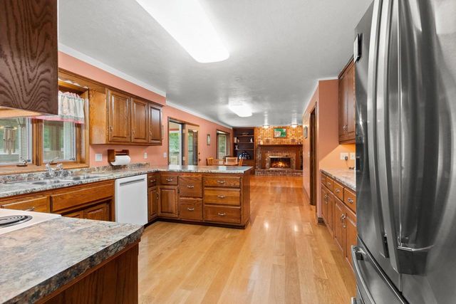 2615 EDGEWOOD LANE, Green Bay, WI 54302