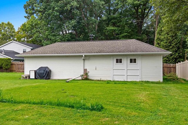 2615 EDGEWOOD LANE, Green Bay, WI 54302