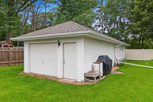 2615 EDGEWOOD LANE, Green Bay, WI 54302