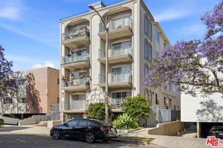 1842 Greenfield Avenue 102, Los Angeles, CA 90025