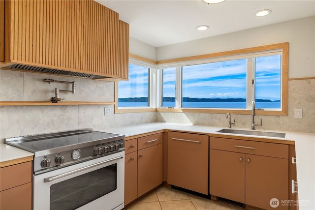 16611 SW Maplewild Avenue, Burien, WA 98166