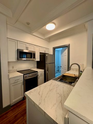 182 Adelaide Avenue 2, Providence, RI 02907