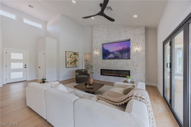 2548 Golfside Drive, Las Vegas, NV 89134