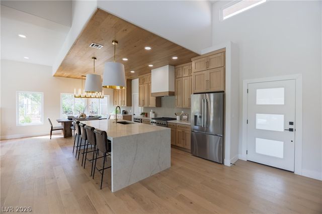 2548 Golfside Drive, Las Vegas, NV 89134