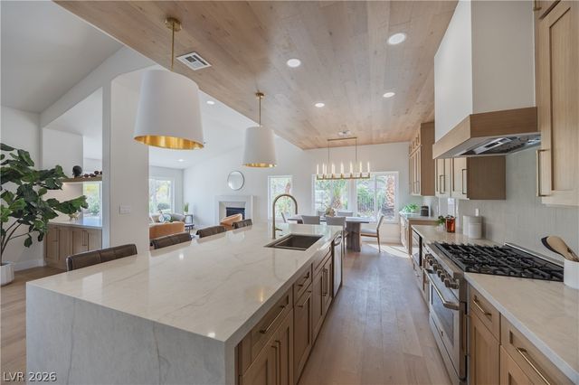 2548 Golfside Drive, Las Vegas, NV 89134