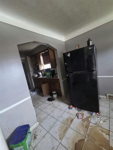15018 Eastburn Street, Detroit, MI 48205