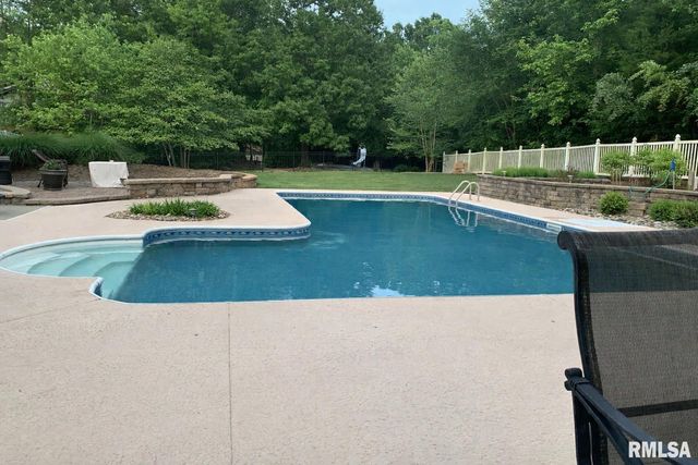 301 ARBOR Drive, Carterville, IL 62918