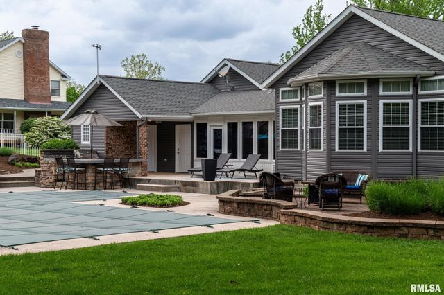 301 ARBOR Drive, Carterville, IL 62918
