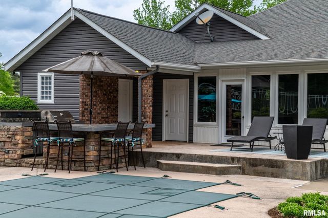 301 ARBOR Drive, Carterville, IL 62918