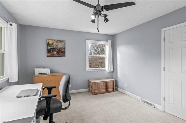 1395 Glen Oaks Road, Clemmons, NC 27012