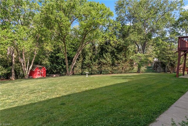 1395 Glen Oaks Road, Clemmons, NC 27012