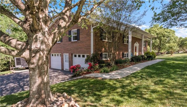 1395 Glen Oaks Road, Clemmons, NC 27012