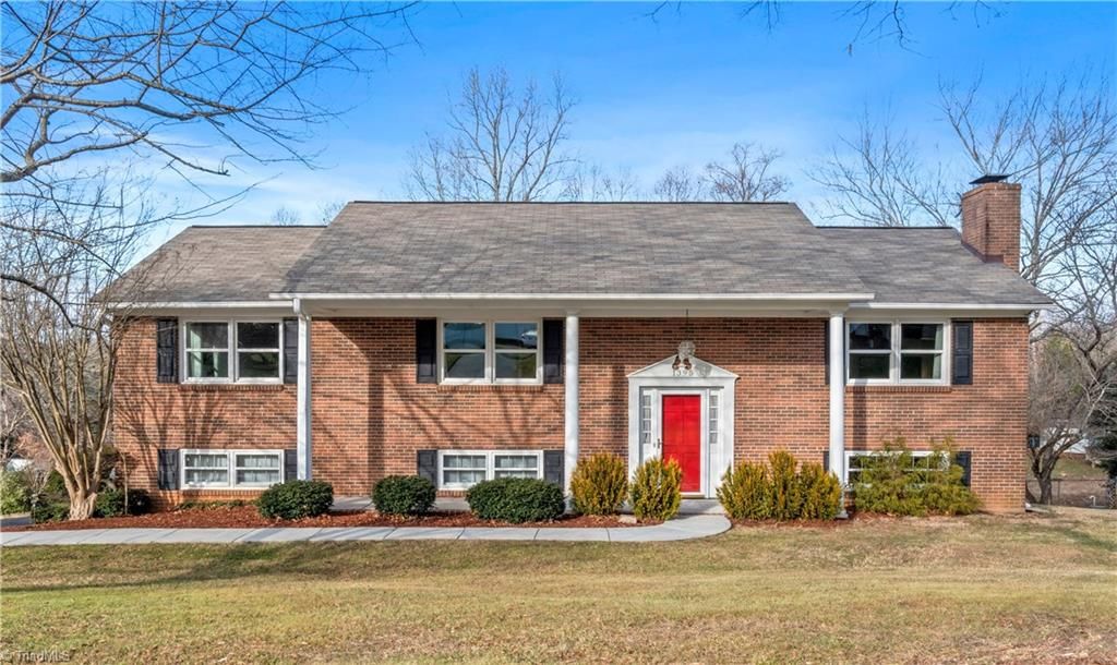 1395 Glen Oaks Road, Clemmons, NC 27012