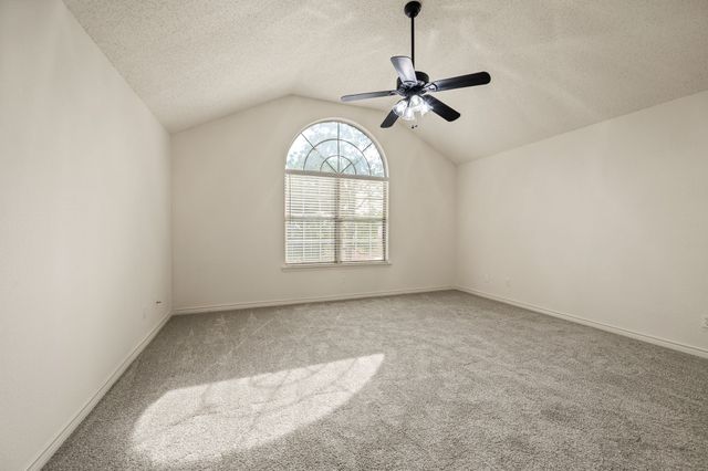 4704 Waterway Drive N, Fort Worth, TX 76137