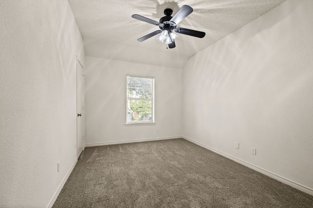 4704 Waterway Drive N, Fort Worth, TX 76137