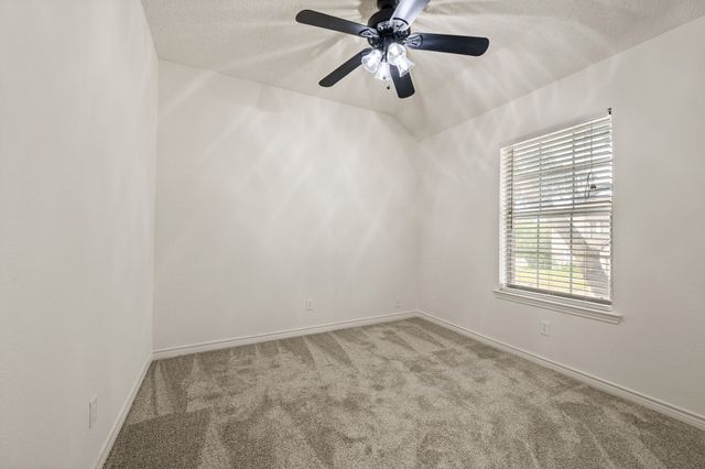 4704 Waterway Drive N, Fort Worth, TX 76137
