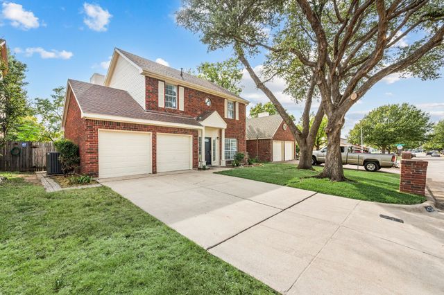 4704 Waterway Drive N, Fort Worth, TX 76137