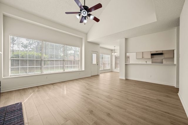 4704 Waterway Drive N, Fort Worth, TX 76137