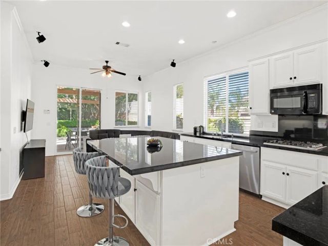 21103 Cross Creek Drive, Saugus, CA 91350