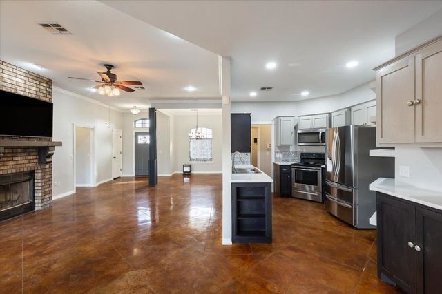 317 SW Coral St., Lawton, OK 73505