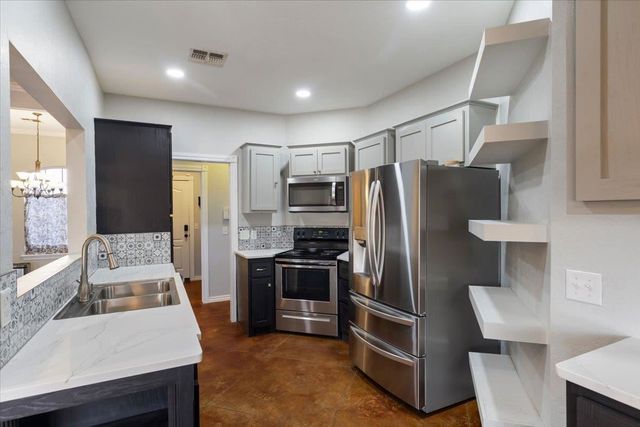 317 SW Coral St., Lawton, OK 73505