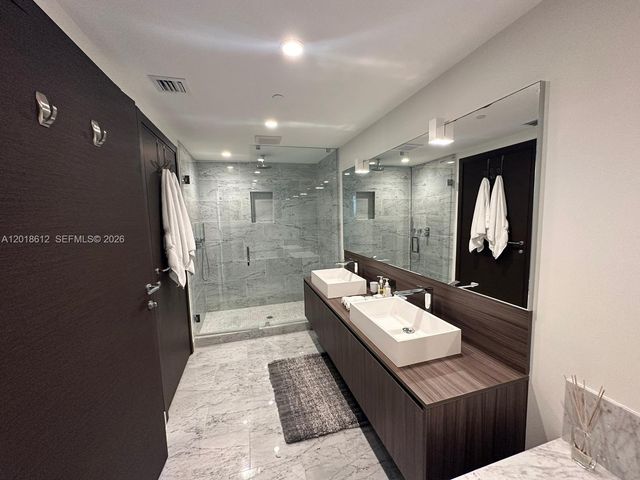 1000 Brickell Plz 4001, Miami, FL 33131