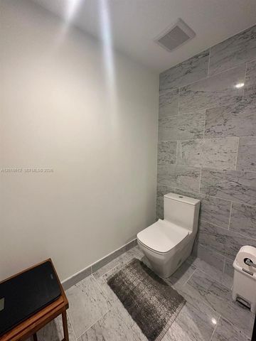 1000 Brickell Plz 4001, Miami, FL 33131