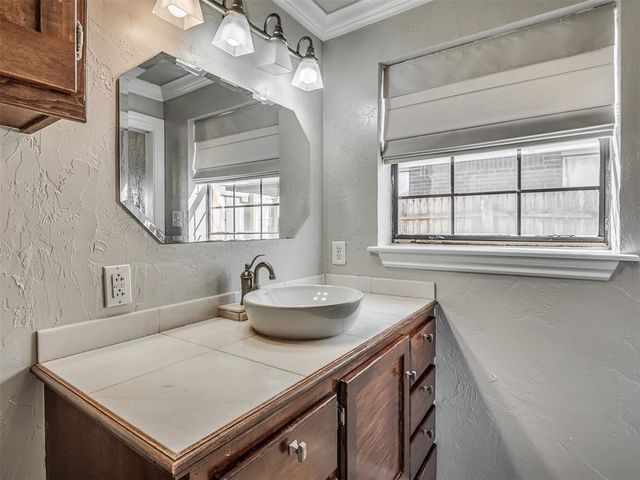 2100 Vanishing Trail, Edmond, OK 73013