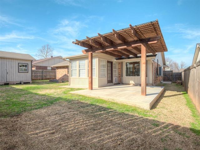 2100 Vanishing Trail, Edmond, OK 73013