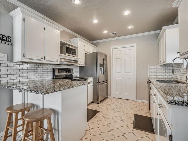 2100 Vanishing Trail, Edmond, OK 73013