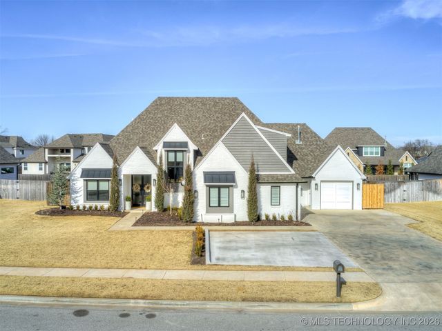 6717 E 128th Street S, Bixby, OK 74008