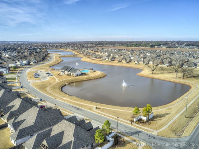 6717 E 128th Street S, Bixby, OK 74008