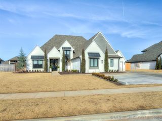 6717 E 128th Street S, Bixby, OK 74008
