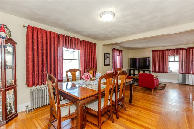 9 Chestnut Avenue, Cranston, RI 02910