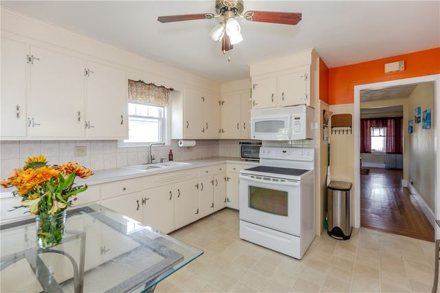 9 Chestnut Avenue, Cranston, RI 02910