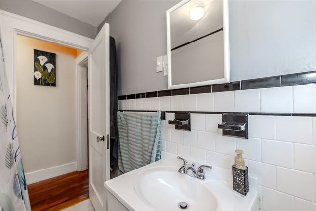 9 Chestnut Avenue, Cranston, RI 02910