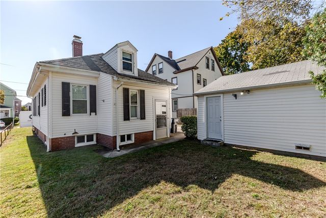 9 Chestnut Avenue, Cranston, RI 02910