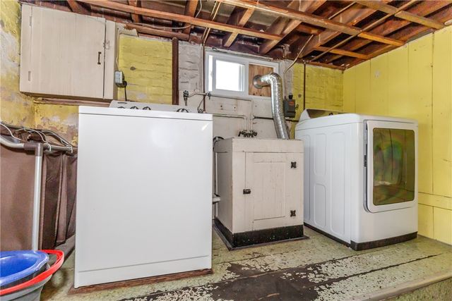 9 Chestnut Avenue, Cranston, RI 02910