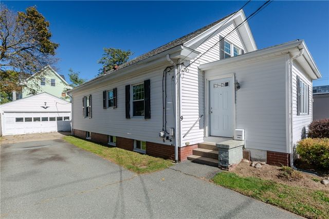 9 Chestnut Avenue, Cranston, RI 02910