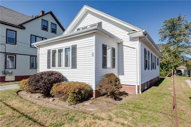 9 Chestnut Avenue, Cranston, RI 02910