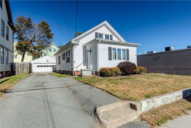 9 Chestnut Avenue, Cranston, RI 02910